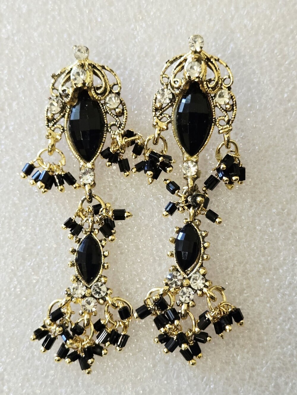 Vintage Black and Gold chandelier earrings - Women Jewelry - Picture 5 of 16